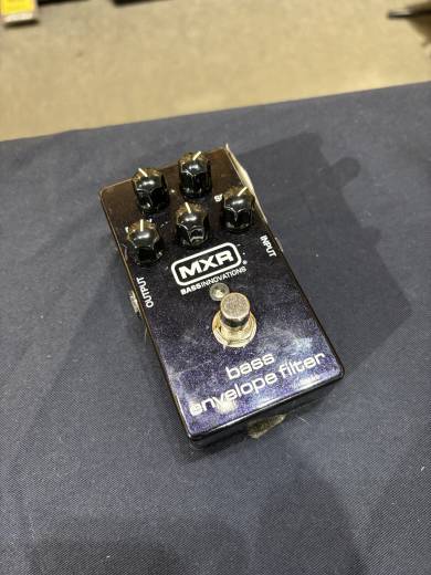 MXR M82 - Bass Envelope Filter | Long & McQuade